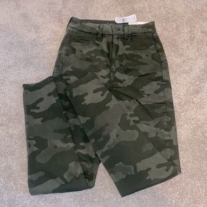 American Eagle Super Hi-Rise Jegging